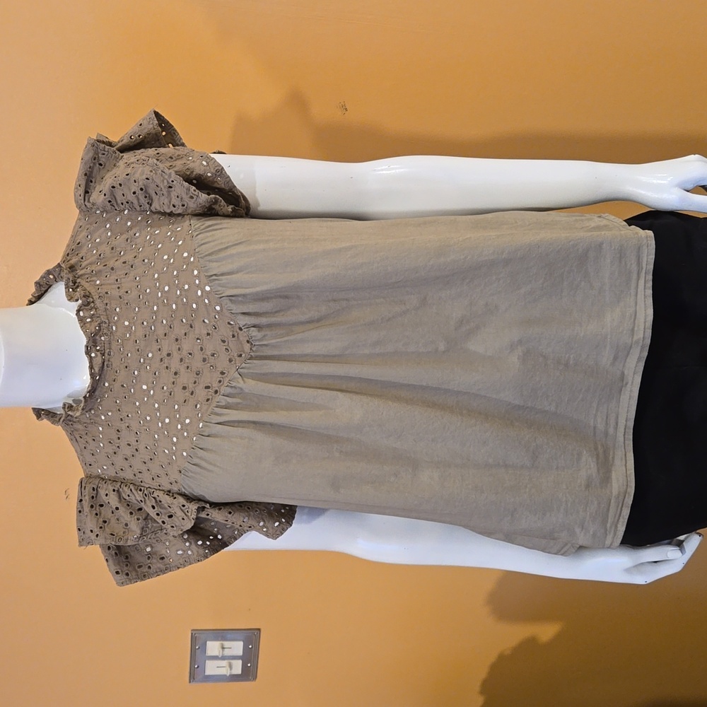 Flutter short sleeve blouse